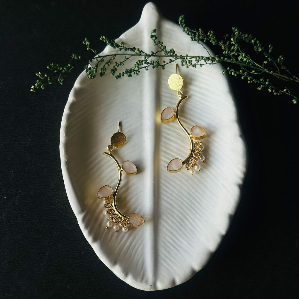 The Perfect Pairing Brass & Pearl Earring